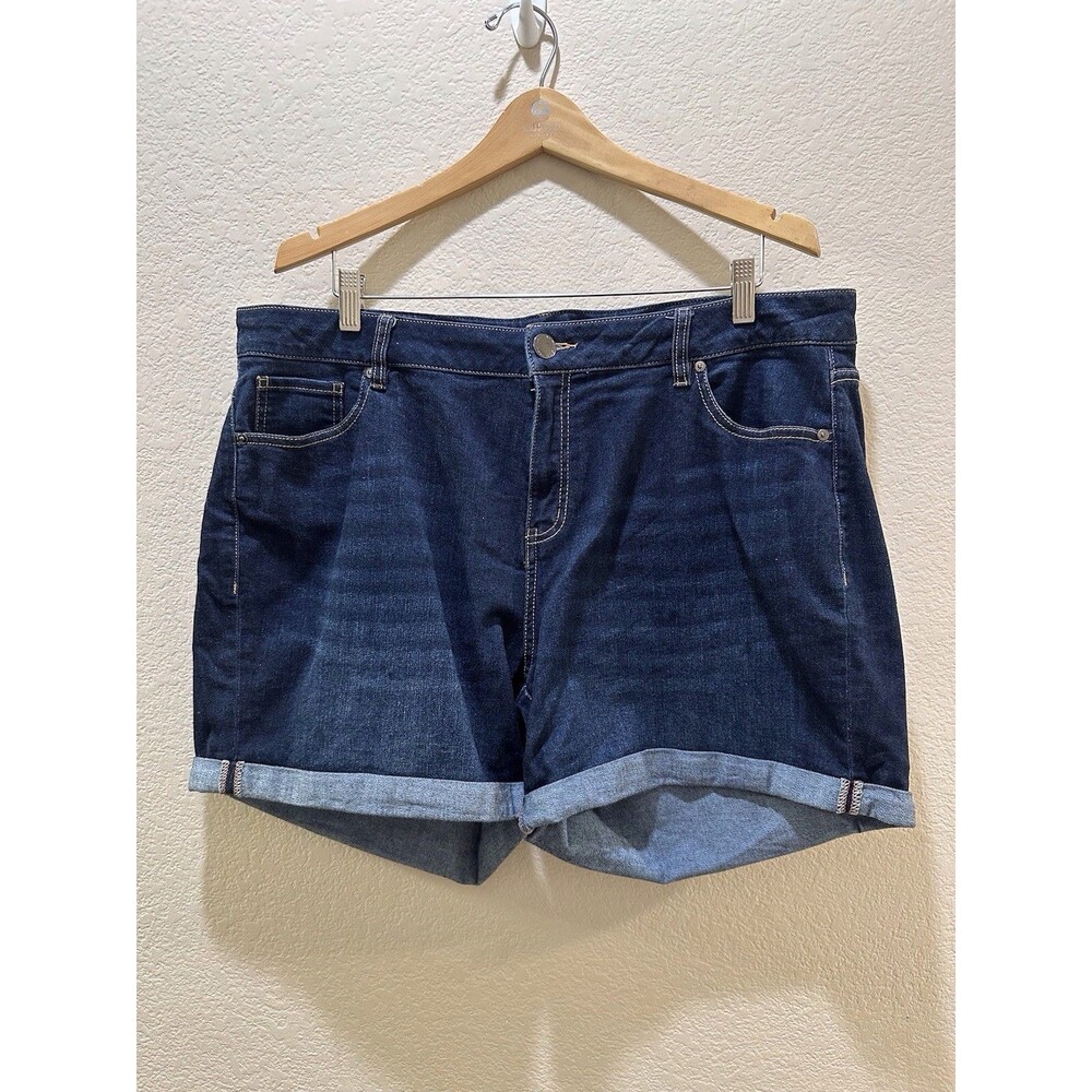 Lane Bryant Denim Mid-Rise Essential Stretch Girlfriend Shorts Size 16